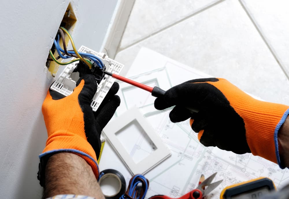Manutenzione straordinaria impianto elettrico